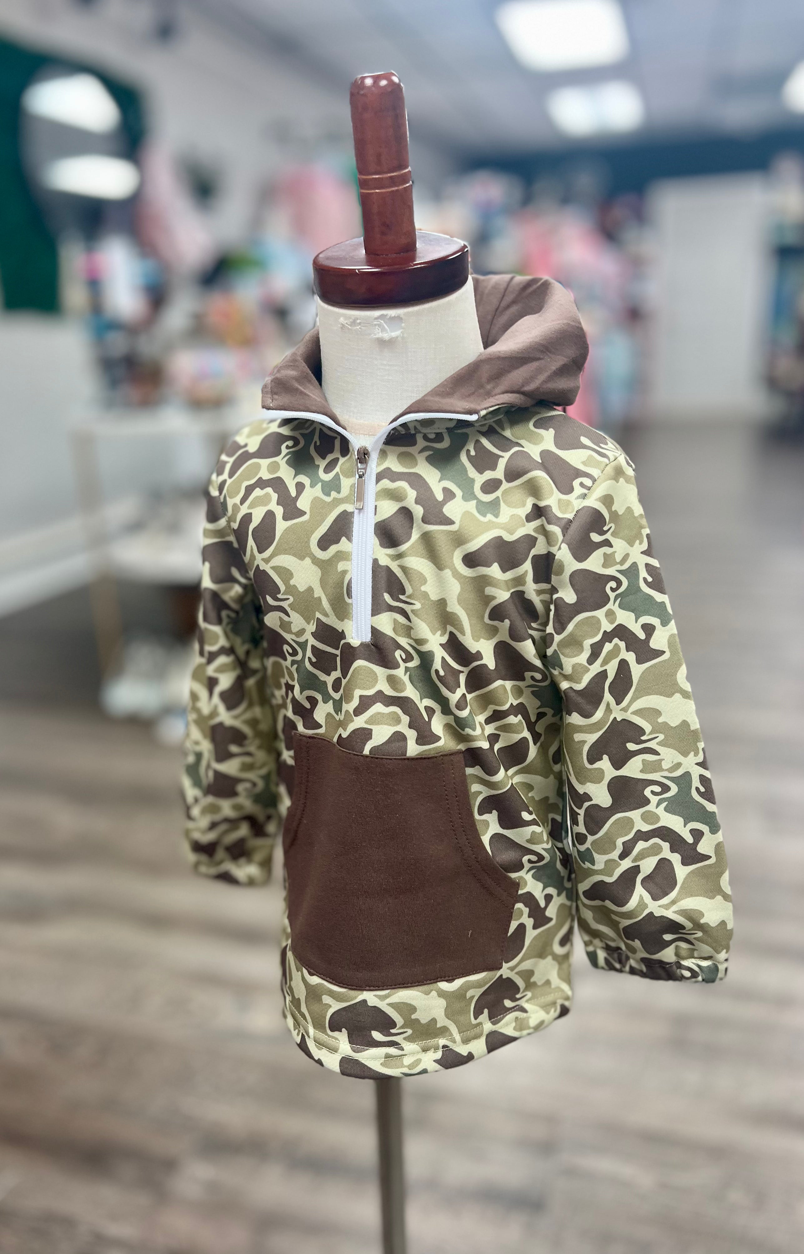 Youth camo pullover with front pocket and zip