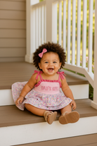 Lifestyle 2 – Sitting on porch steps